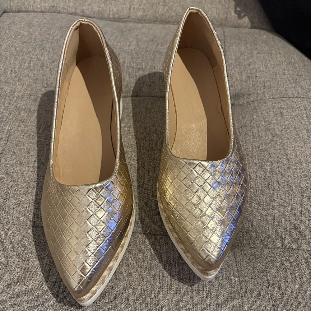 Elegant Gold Women's Shoes